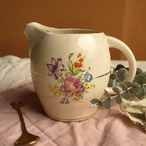 Lechera Antigua Diseño Ramo De Flores