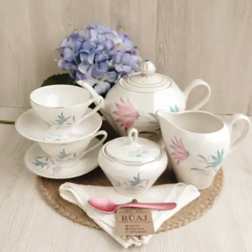 Juego de Té de Semi Porcelana Baviera Floral Estilizado Años 70