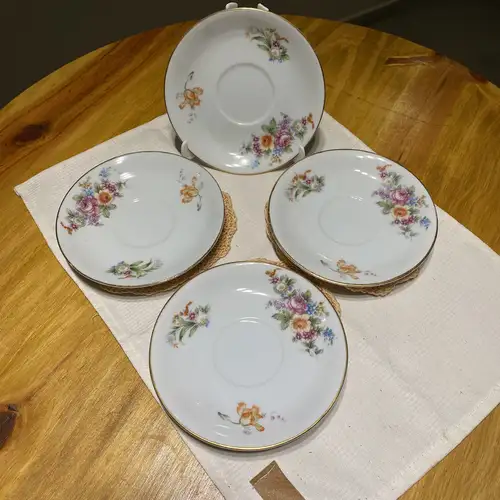 Platito de Café Tsuji Bouquete de flores con borde dorado - Image 3