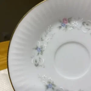 Platito de Café Tsuji Guirnaldas de flores chiquitas con borde dorado fino