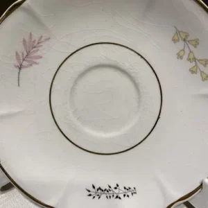 Platito de Café Sajonia Marfil con borde dorado