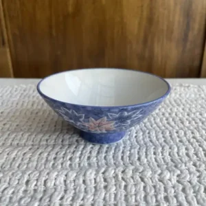 Vajilla Japonesa con motivos florales y botánicos