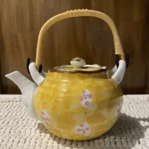 Tetera Japonesa Dobin Amarilla con Flores (600 cm3)