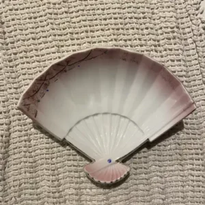 Plato Japonés Forma de Abanico Degradado Rosa (20x17 cm)