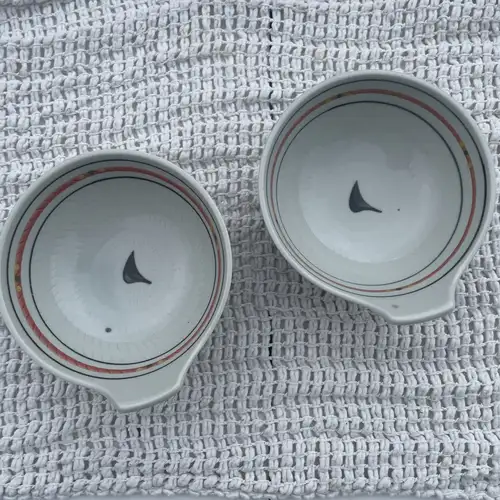 Cuenco Japonés de Porcelana con Líneas Finas (14x6 cm) - Image 3