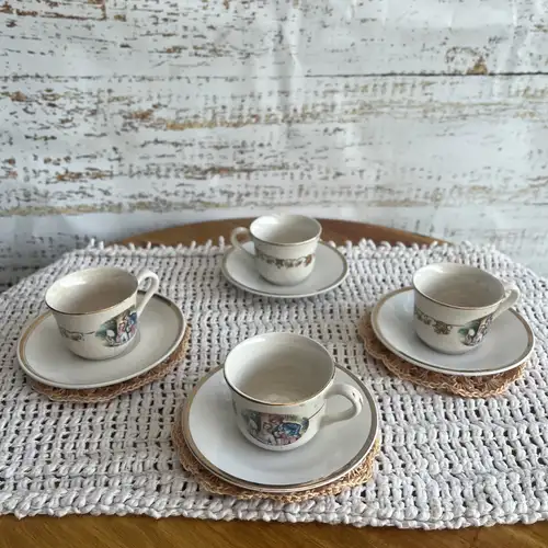 Duo de Café Vintage de Loza Hartford con Escena Costumbrista y Platos Combinados (90cc) - Lote de 4 duos