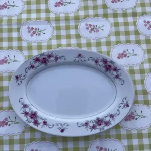 Fuente Ovalada Vintage de Porcelana con Ramilletes Fucsias (24x17 cm)