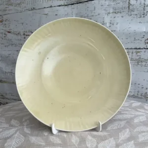 Plato de Postre Vintage de Cerámica Acanalada Color Crema (22 cm)