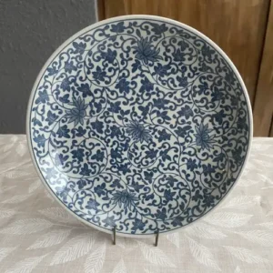 Plato de Postre Vintage de Porcelana con Flores y Follaje Azul (18 cm)